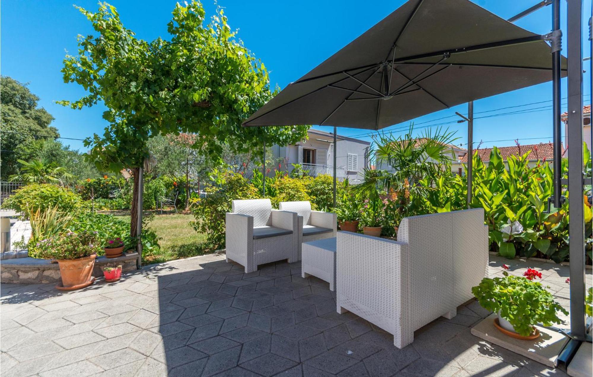 2 Bedroom Gorgeous In Apartment