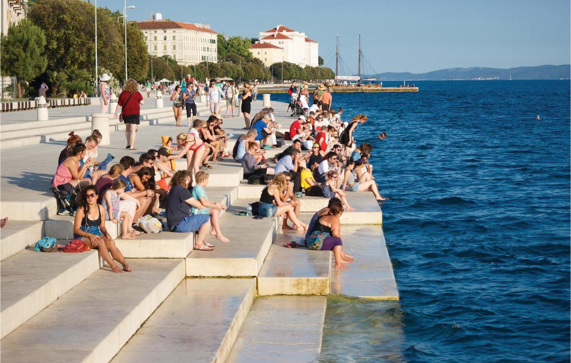 2 Bedroom Gorgeous In Apartment Zadar