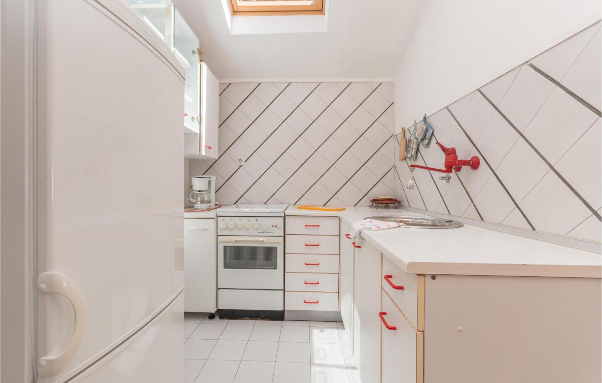2 Bedroom Gorgeous In Appartement *